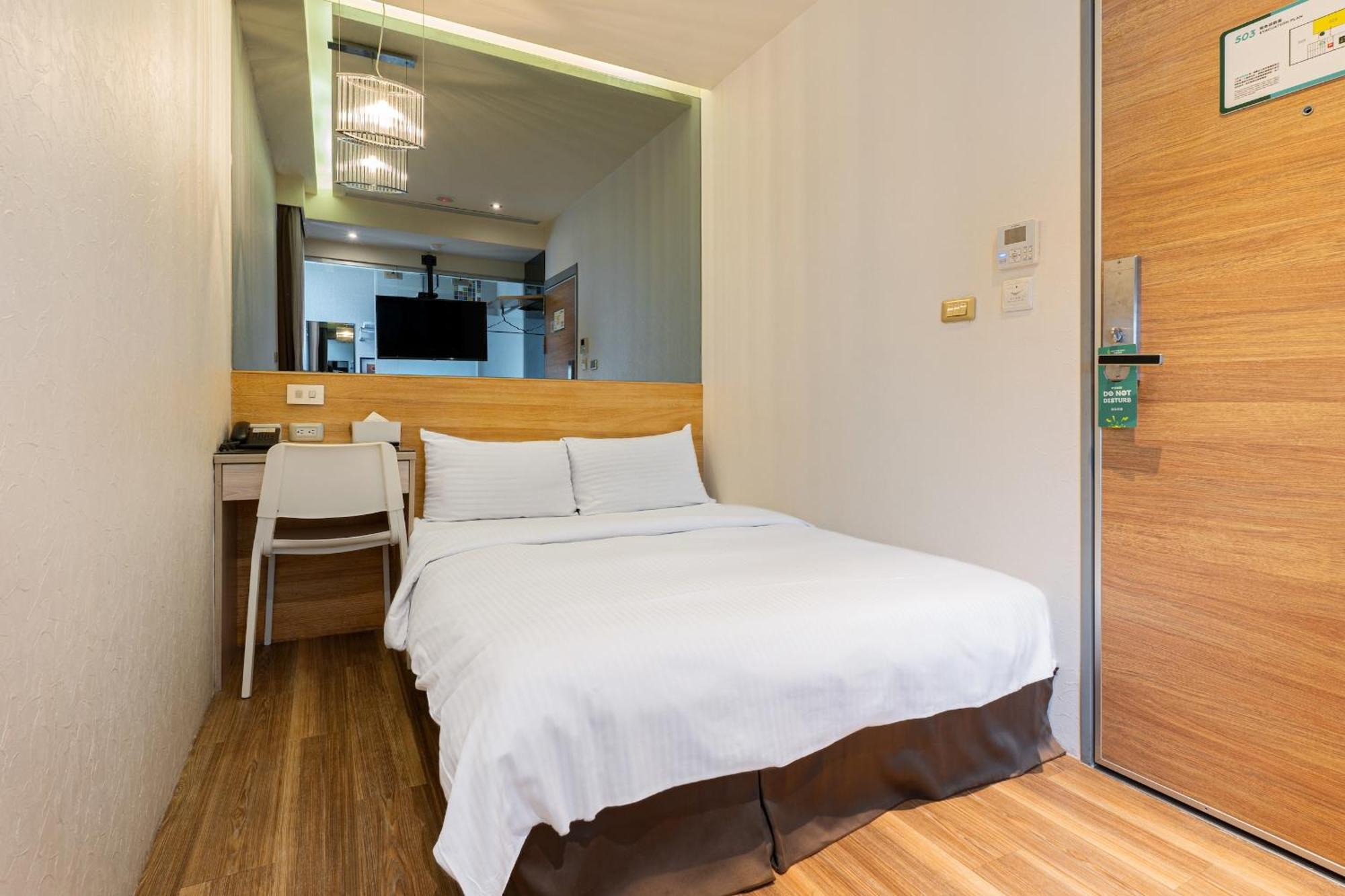 Check Inn Express Taichung Fuxing Hall 2 Kültér fotó