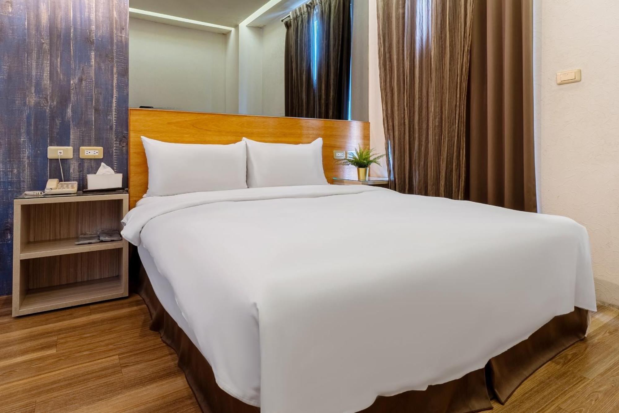 Check Inn Express Taichung Fuxing Hall 2 Kültér fotó